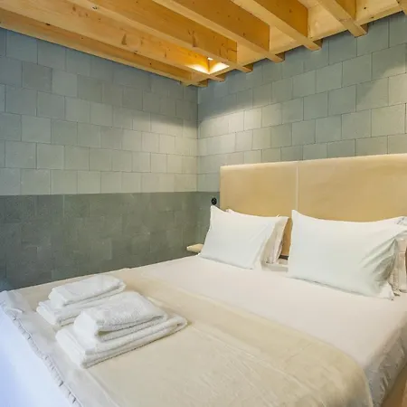 62 Design House Apartment *