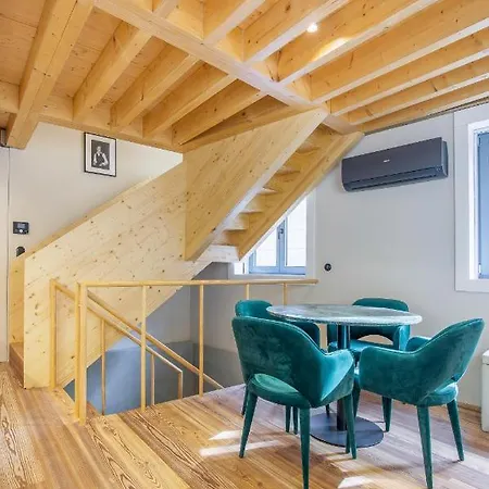 62 Design House Apartment *
