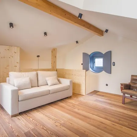 62 Design House *