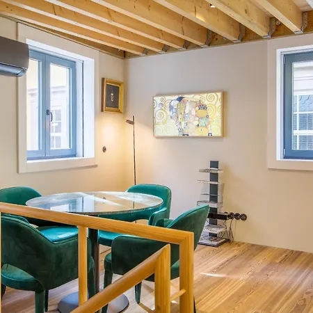 62 Design House Apartment *